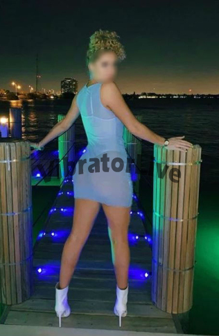 מנוסים, לפלרטט, עם רגליים דקיקות וצרת המותניים.